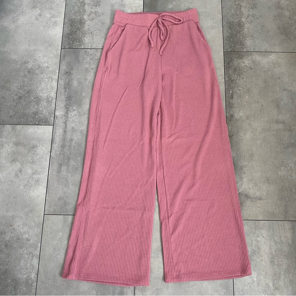 NWOT Lulu’s pink mauve wide leg ribbed drawstring stretch pants S.